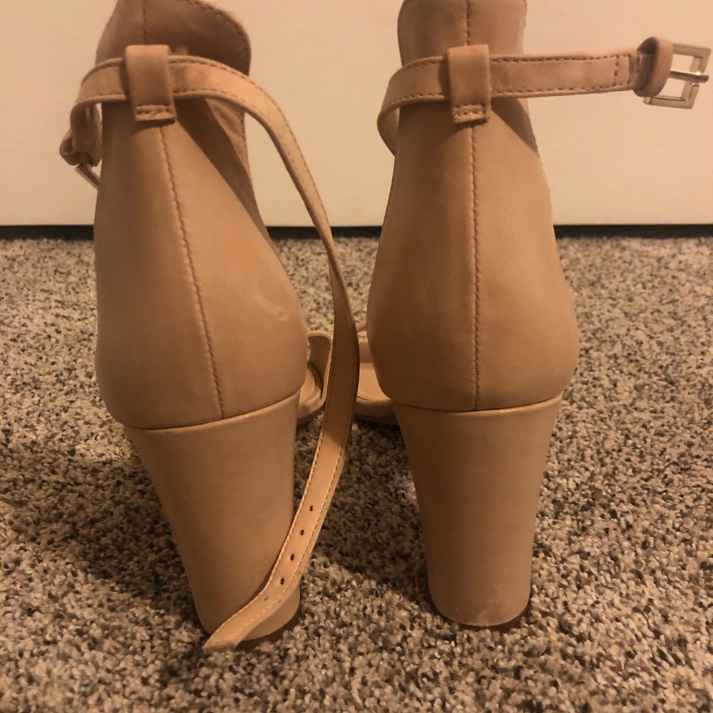 Ankle strap use heels